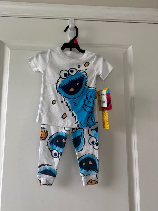 Sesame Street Other - Sesame Street 2-Piece Toddler Snug Fit Pajama Set Size 18 Months